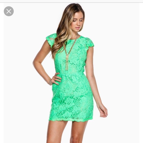 Signature8 Dresses & Skirts - NWT Signature 8 Lace Dress